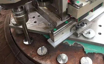 La fresadora de rosca CNC portàtil ideal per al servei de-mecanitzat in situ